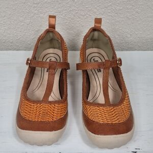 JBU T-Strap Maryjanes Style "Summer" 9M Tan